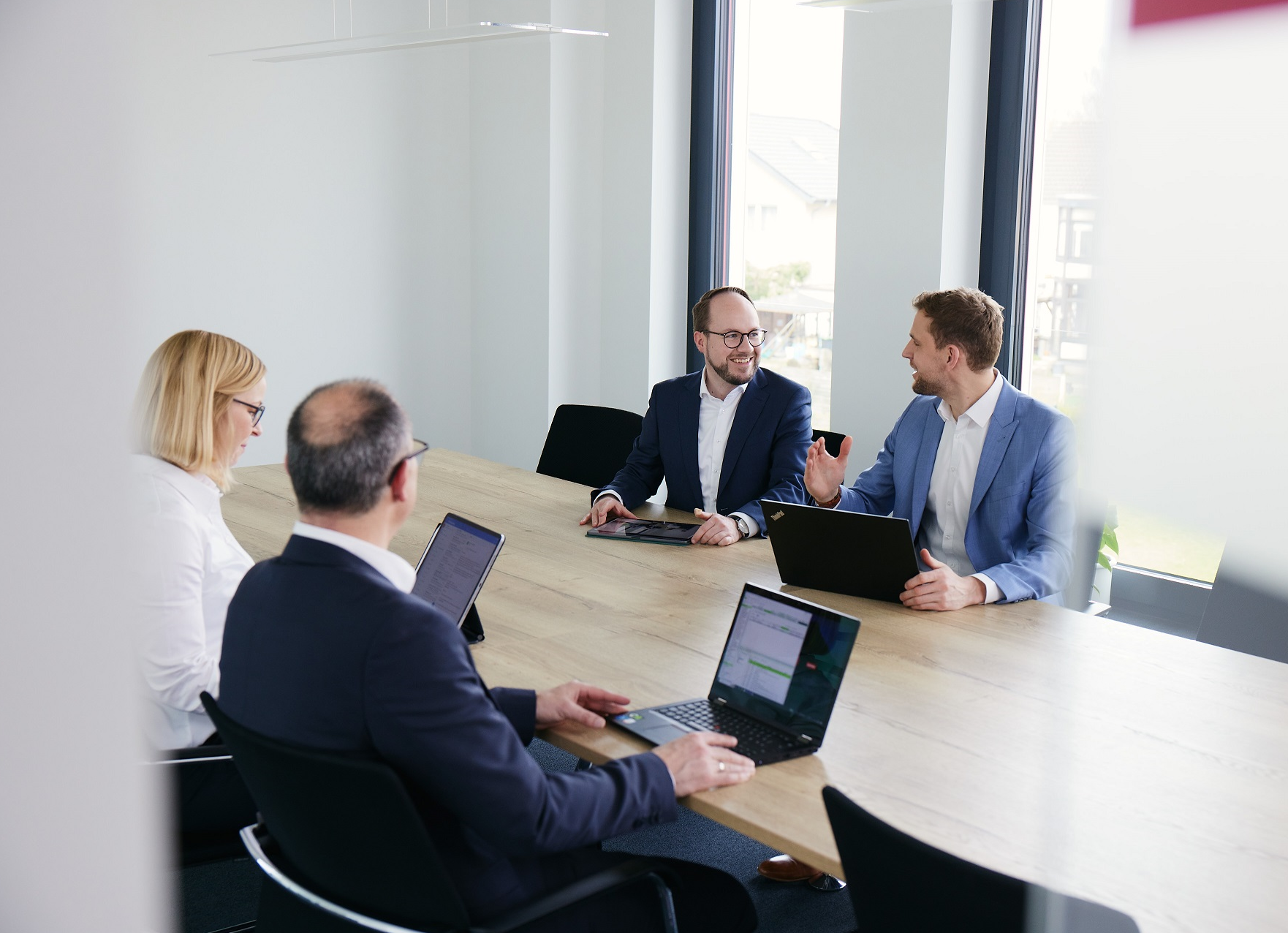 dhs Team aus Rechtsanwälten, Steuerberatern und Wirtschaftsprüfern berät Kunden